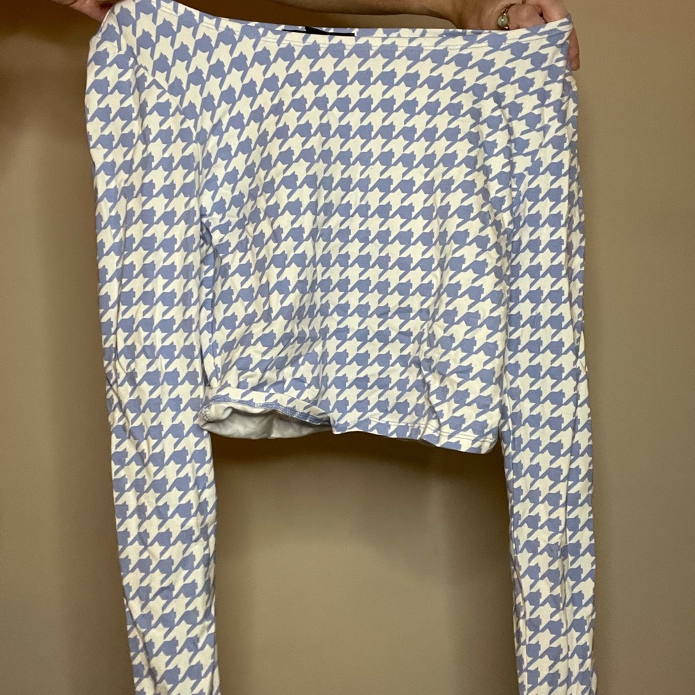 Blue and white print long sleeve shirt